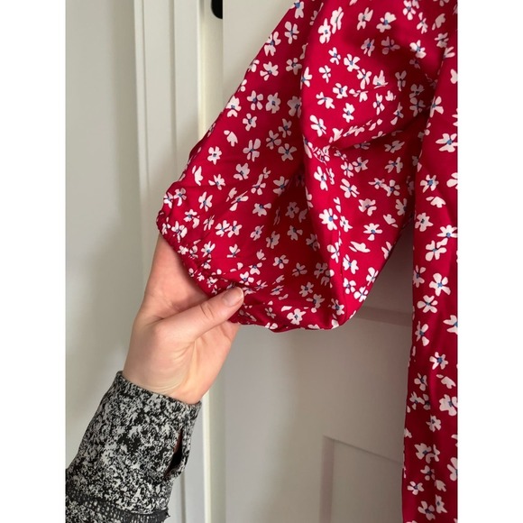 Vince Camuto Plus Size Printed Off-The-Shoulder Ruffled Challis Blouse Flower - Picture 3 of 5